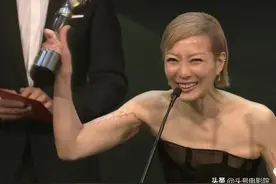 50岁郑秀文，金像奖影后！之前9次陪跑，经历抑郁症和老公出轨图片