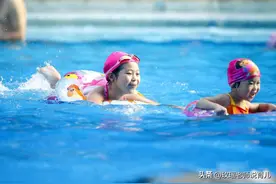 孩子游完泳打喷嚏、流鼻涕，竟然不是感冒图片