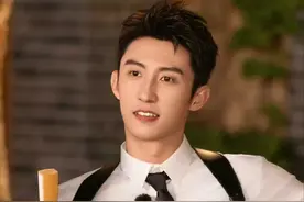 娱乐圈英年早婚离异的四位男明星，玫瑰虽二手，香气仍四溢！图片