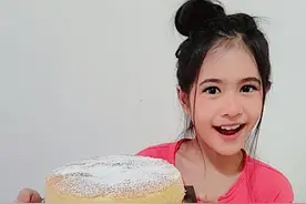 12岁童星被顽童抽走椅子，摔至半身瘫痪尿失禁！网友：毁人一生图片