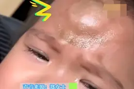 1岁宝宝摔倒头磕大包暴风哭泣，医生：这样处理，避免二次伤害图片