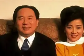 中国首位亿万富翁牟其中：三度入狱，小姨子等他16年图片