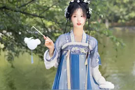“蓝精灵”版的汉元素和明制长比甲，一眼入坑图片