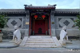 一个靠搓澡当上将军的人，买下刘墉的豪宅，被人破坏风水后枪杀图片