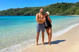 小学生又长身体了！库里增肌后简直壮如牛，越来越像金州恶霸图片