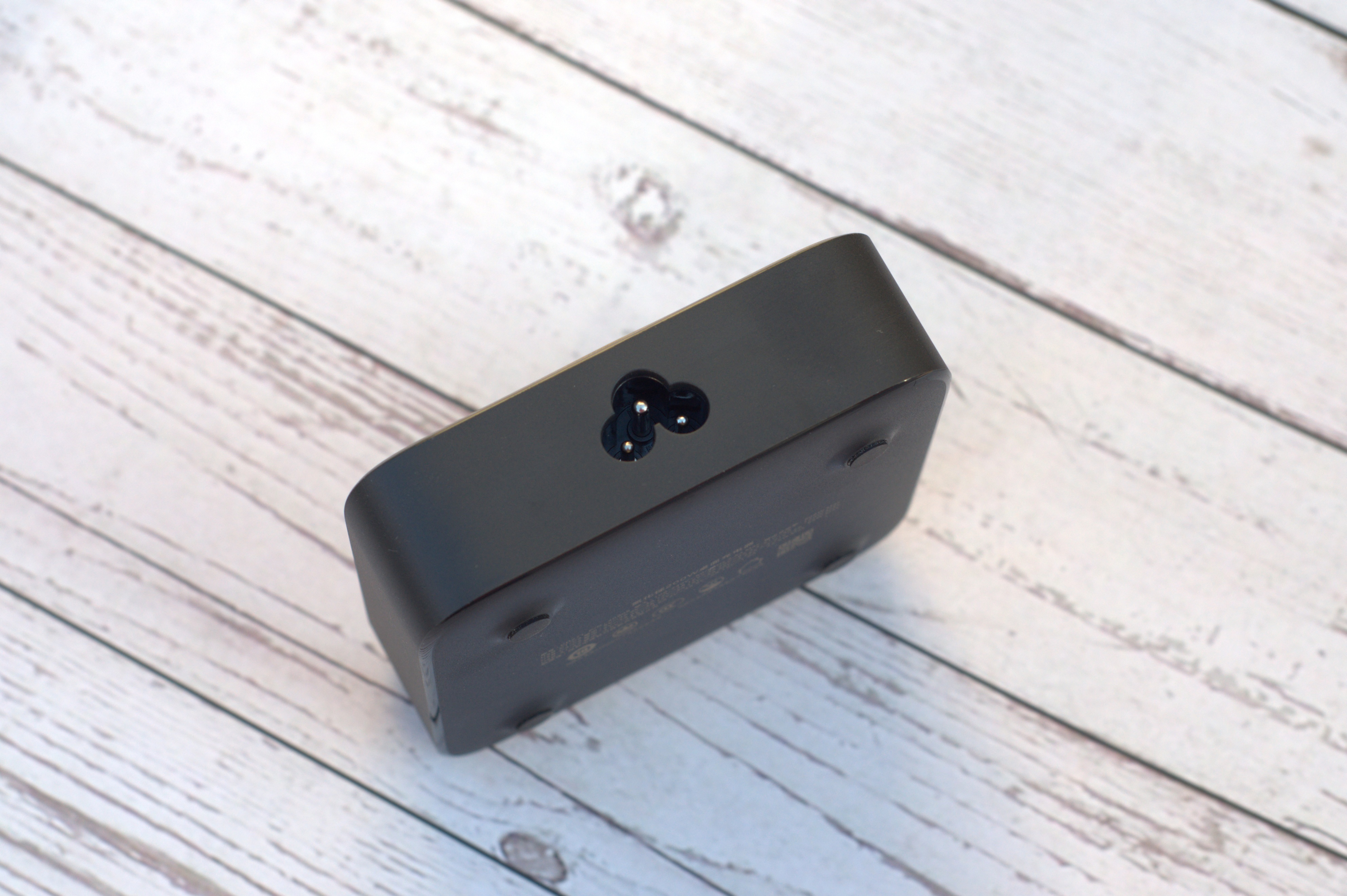 让桌面化繁为简，绿联200W氮化镓充电器就有这个魔法