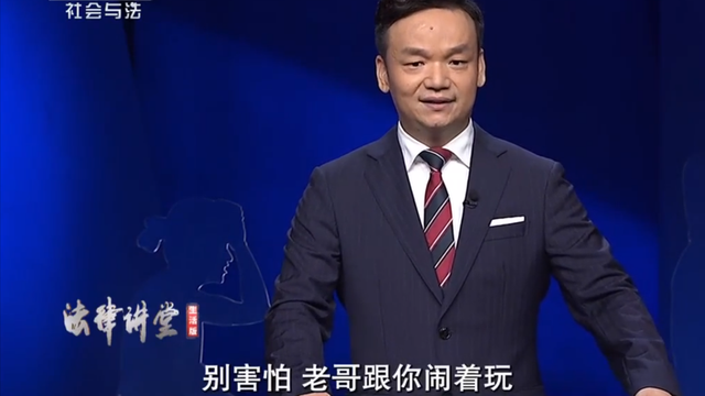 荒唐！丈夫夜夜求欢，妻子难以承受，设局灌醉保姆助丈夫性侵
