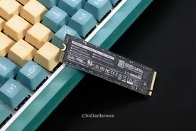 长江存储SSD王炸：读速超7000MB/s，致态TiPlus7100固态硬盘实测图片