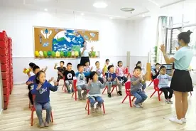 4岁娃被老师批“情商低”，家长表示不服，园长：这4种表现藏不住图片