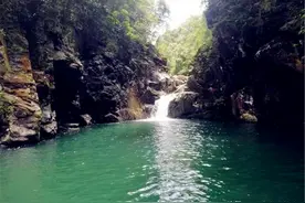 民间故事：妻子多年不孕，丈夫无意间发现，是院外水潭的原因图片