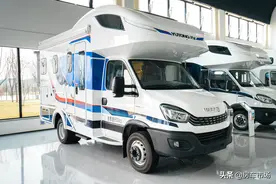 宇通新款双拓展房车，基于依维柯6.5T底盘，承载力加强售价69.8万图片