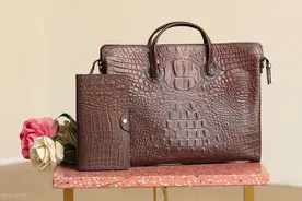 怎么辨别真皮和人造皮革？只需1滴水就能分辨，再也不怕买到假货图片