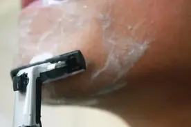 刮胡子的频率高、低，可以决定寿命的长短？刮胡子越勤，寿命越长图片