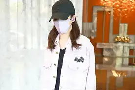 阿娇真该向闺蜜阿Sa取经，160穿长上衣配长裤太矮小，真浪费颜值图片