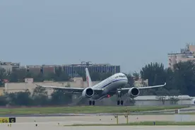 国航C919商业首飞成功 计划执飞京沪、京杭航线图片