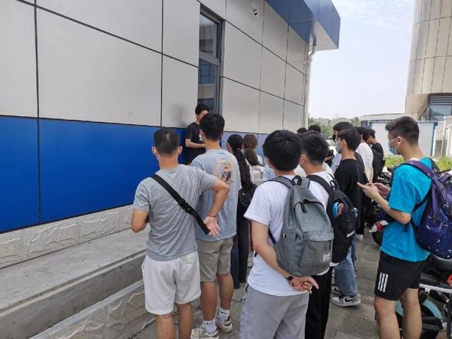 烧烤店暑假让亲戚孩子帮忙，被罚2.5万，官方：雇佣童工，该罚！