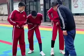 河南一秒入冬，老师挨个检查学生是否穿秋裤图片