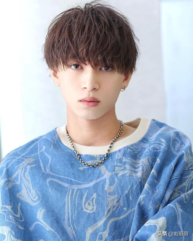 圆脸发型设计男生,最火男士发型来了,时尚有型不落伍,剪完真帅气 - 冷