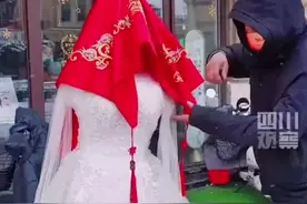 （视频）@太原人，惊呆了！河南小伙堆了个雪人新娘，网友：以为堆的是新娘结果是女王图片