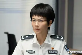 端着一张脸就别演警花了，这四位女演员告诉你，啥是飒爽长官气派图片