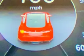 特斯拉车主破纪录！8年开了160万公里，换了3块电池8个电机图片