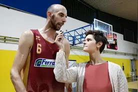 体坛第一舔狗？痴情意大利前国手被女网友骗了15年图片