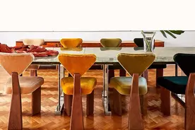 心形靠背实木餐椅，咖啡厅餐椅，婚礼礼堂餐椅，客厅卧室椅子图片