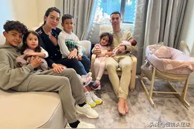乔治娜+C罗走出悲伤！5个孩子首度同框，小千金亮相，750万人点赞图片