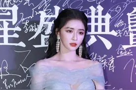 丰满身材蔡卓宜图片