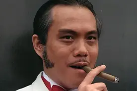 李小龙的左膀右臂，被公司雪藏后逆袭黑帮大佬，却突然在影坛消失图片