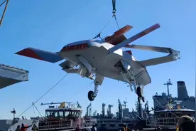 美军无人加油机登上航母了！舰队打防效能成本增强，不追赶就落后图片