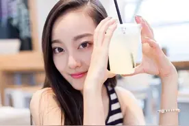 看一个男人爱不爱你，只看他是否愿意吻你这几个地方就好了图片