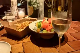 你家有女儿，提前告诉她，一定不要嫁给经济条件比自己家差的家庭图片
