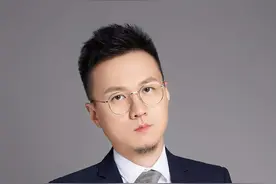 在蔡总与菜狗间横跳，跑输半导体板块，蔡嵩松和他的诺安成长混合图片