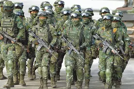 岛内兵源枯竭台军再放宽征选条件，男性身高达到152厘米即可入伍图片
