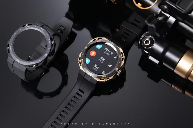 �ܴ�һ���̫���ģ���Ϊ�׿�ɻ����������ֱ�WATCH GT Cyber����