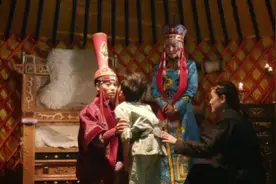 7岁小丈夫娶32岁“曾祖母”为妻，后生下8个孩子，爱情被人传颂图片