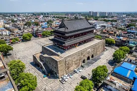 安徽凤阳“明中都鼓楼”高大雄伟国内之最，被誉“华夏第一谯楼”图片