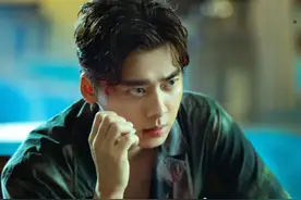 “背景强大”李易峰：捏脸王思聪，被多次袒护，两人到底啥关系？图片