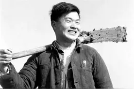 62年前，那名不愿上北大，选择回乡种地的董加耕，如今怎么样了？图片