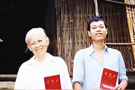 广西20岁小伙娶67岁老太，相濡以沫20年，称下辈子还要和她做夫妻图片