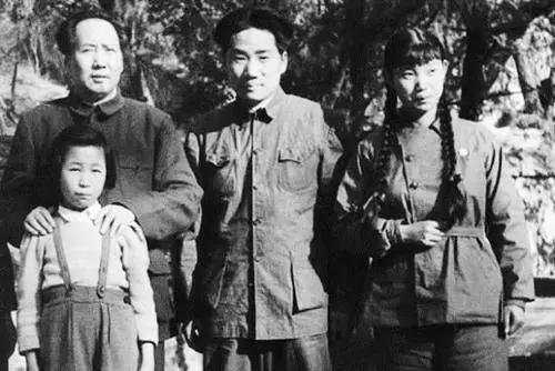 毛岸英牺牲后,刘思齐改嫁用长子名字纪念他,40年后才收到抚恤金