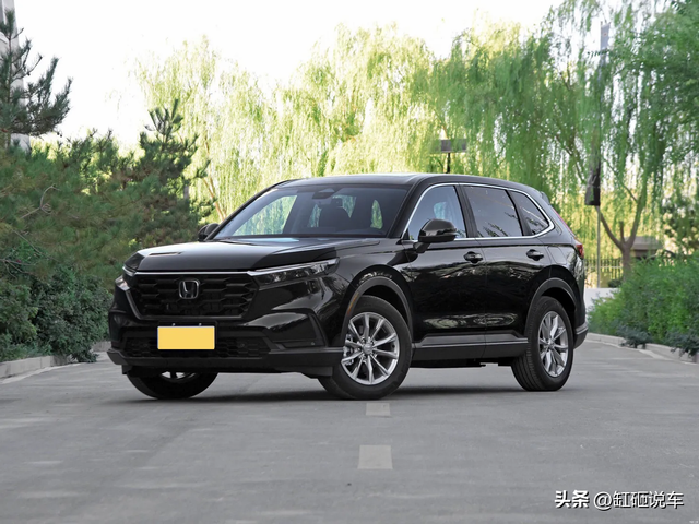 省油实惠的合资SUV，年轻时尚空间大，才16万起，解读本田CRV