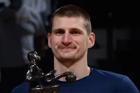 联盟第一！历史第一！从二轮秀到MVP，约基奇拒绝2.7亿美元顶薪图片