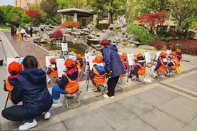 用画笔留下春天足迹！宝山这群孩子同上一堂别样美术课图片