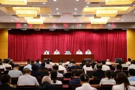 4所大学，换帅！图片