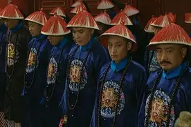 雍正王朝：为什么同样是皇子，老十三胤祥的朝服颜色与众不同？图片