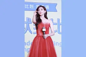 林志玲快50岁了身材还那么好，穿裸色薄纱长裙依旧撩人，让人羡慕图片