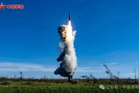 火箭军洲际弹道导弹发射现场图曝光，透露哪些细节？丨凤凰观察图片