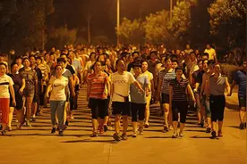 “暴走团”变“暴徒团”，如今人人喊打，真拿他们没办法了吗？图片